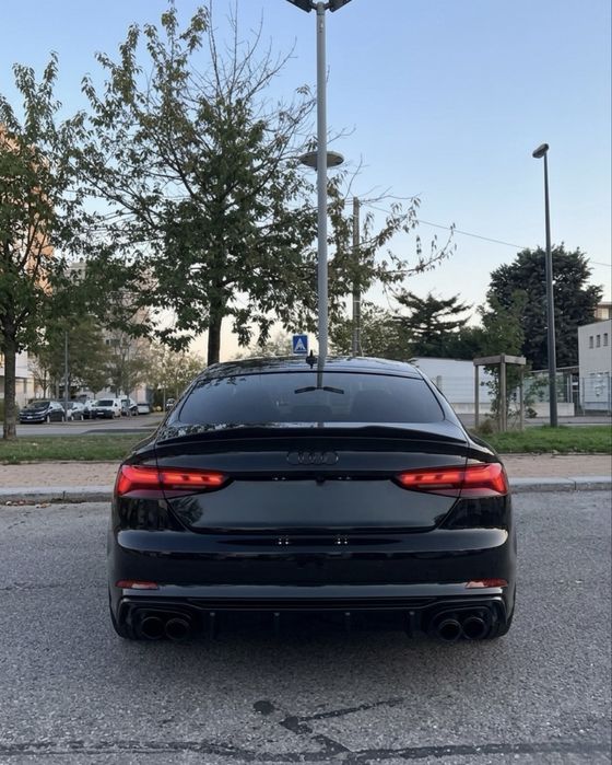 LED динамични задни светлини/стопове Facelift стил Audi A5/S5/RS5 B9 (2016-2020)