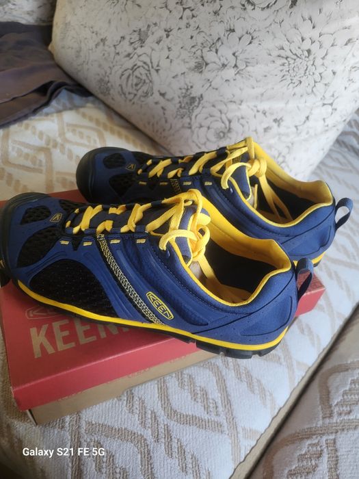 Кроссовки  Keen 42 размер