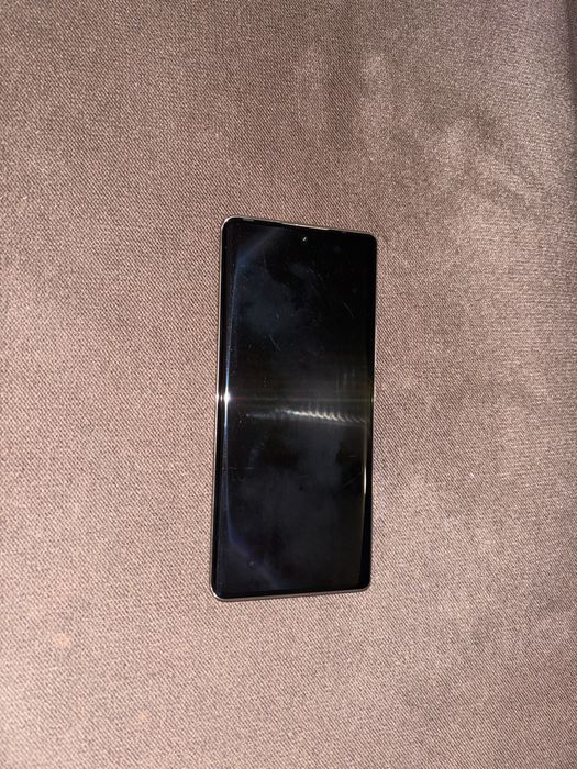 Продаю телефон infinix zero 30