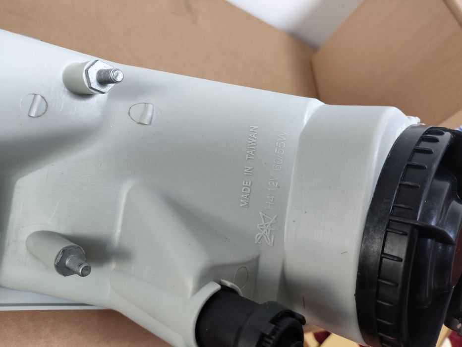 Фара Митсубиси хазима депо Тайвань