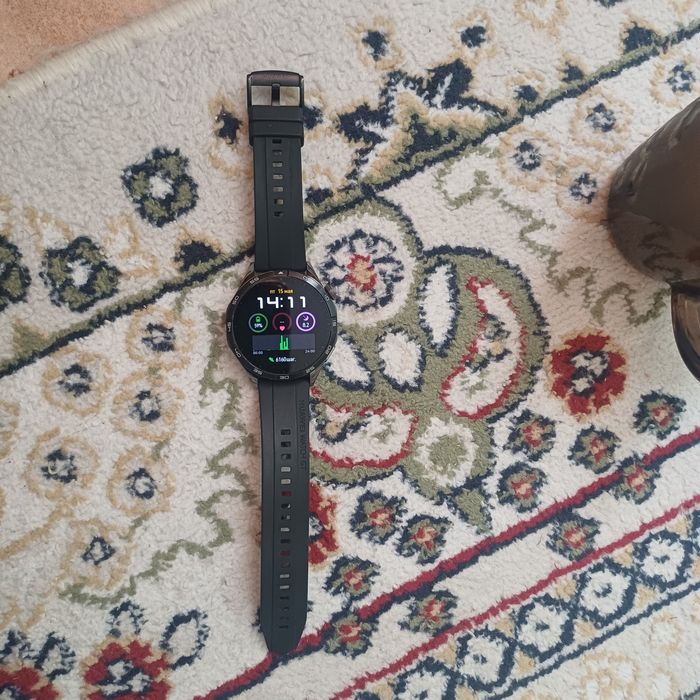 Продам часы Хуавей 4
