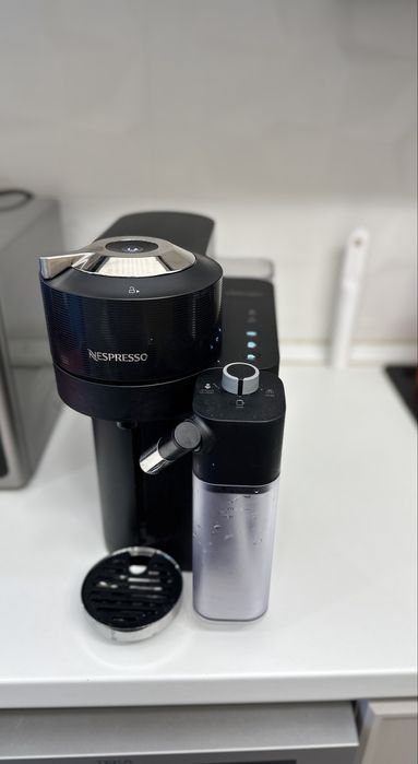 Espressor DeLonghi Vertuo +50 de capsule cadou