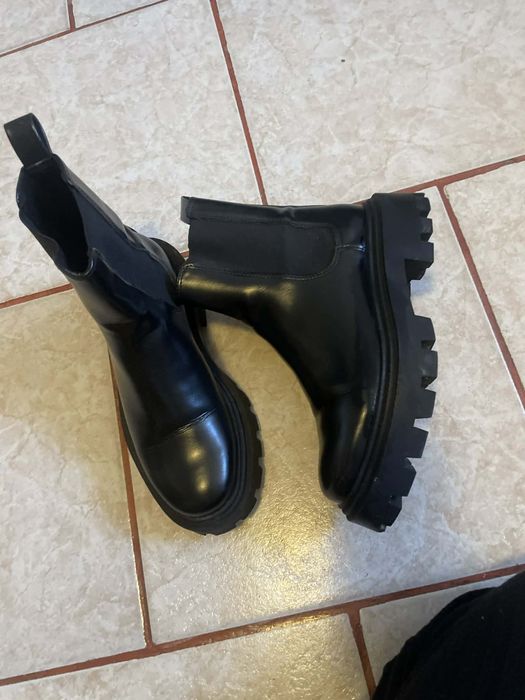 Vând ghete de copii marimea33