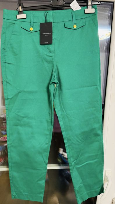 Pantalon verde Cortefiel