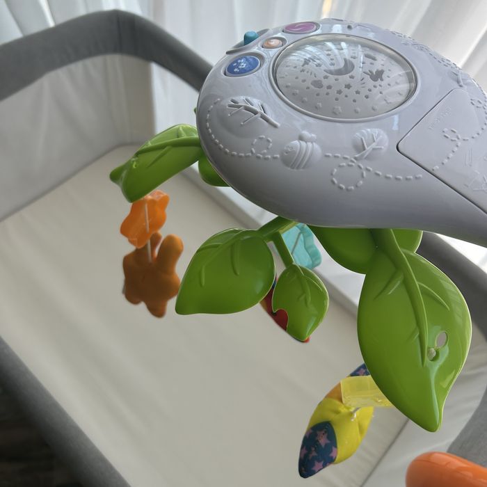 Бебешка кошара с подарък музикална въртележка