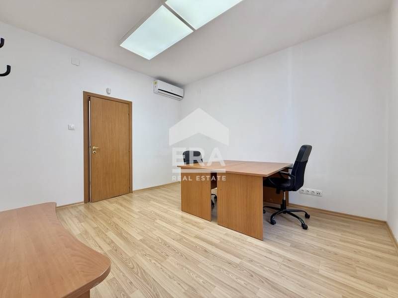 Дава се под наем Офис в София, Център - 92 кв.м за 1656 € - Снимка #5