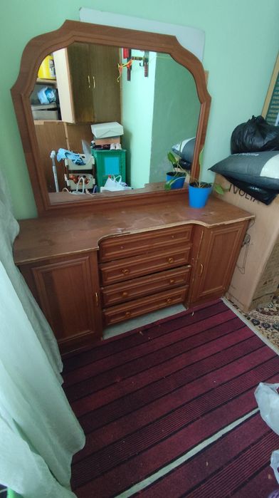 Продаеться трюмо