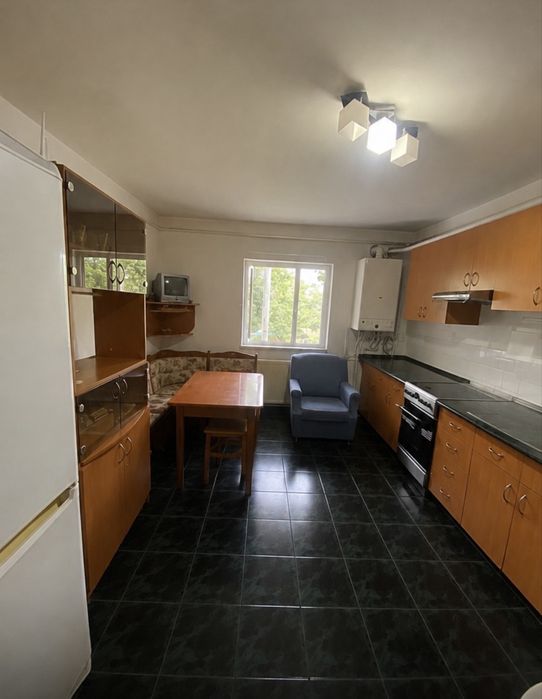 Apartament 3 camere decomandate de vanzare + beci – Str. Vasile Alecsandri nr. 74
