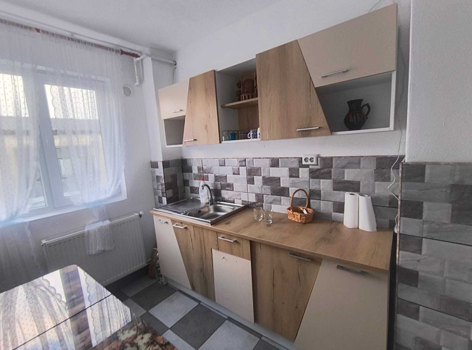 Închiriez apartament 2 camere