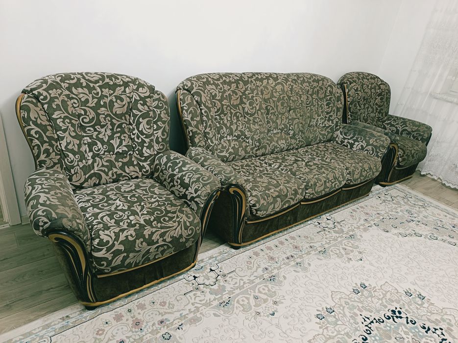Продам диван и 2 кресла