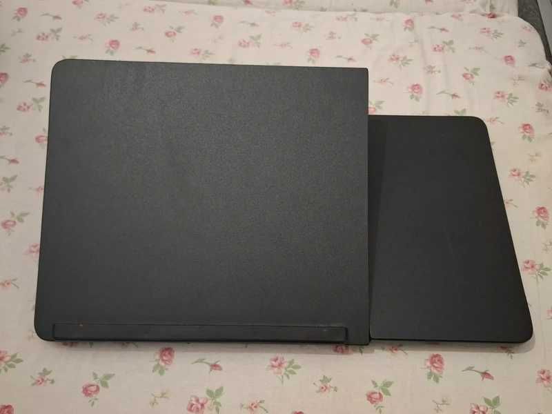 Masuta laptop pliabila, in stare foarte buna