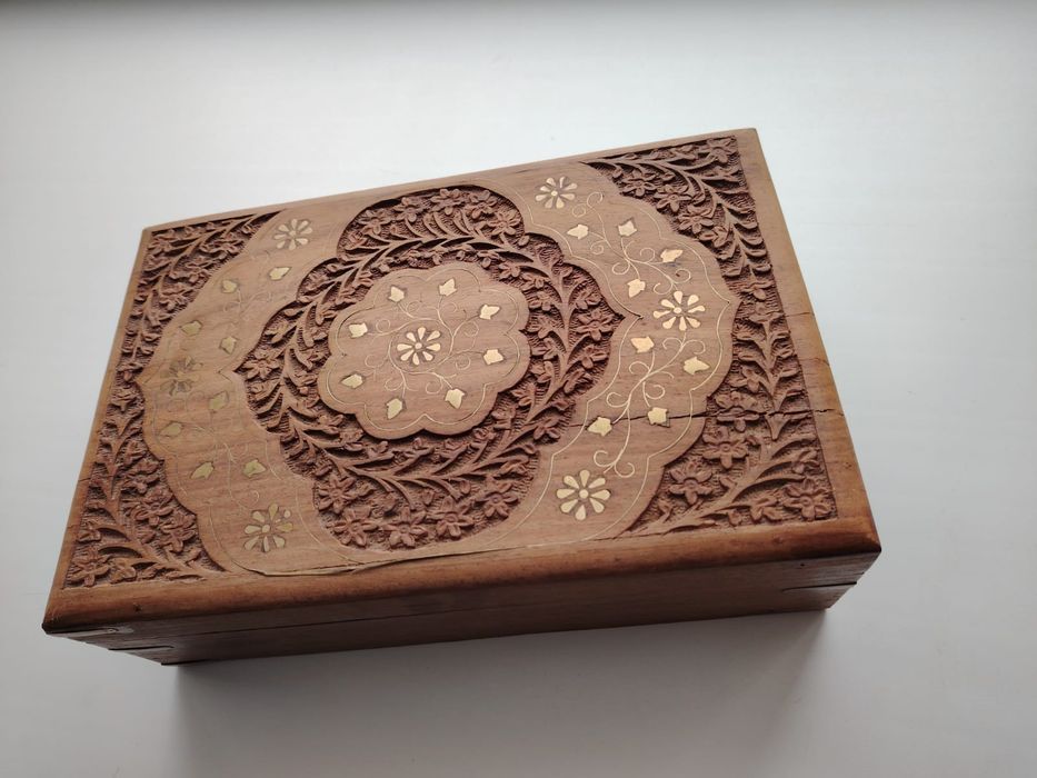 Продам Шкатулку .