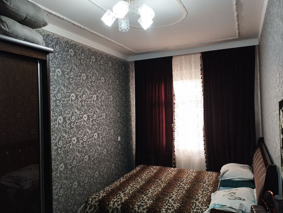 Дом сотилади 4 хонали  евро ремонт 4 этаж