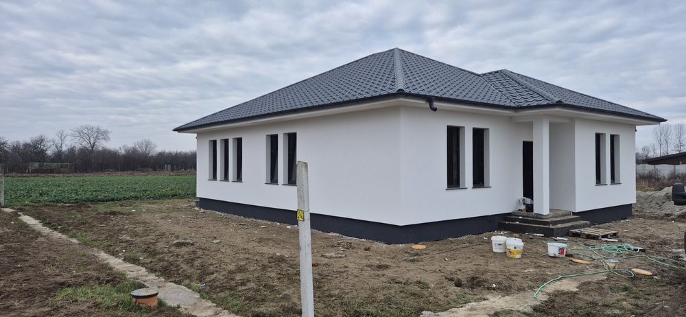 Vind casa noua in Satu Mare str Dara