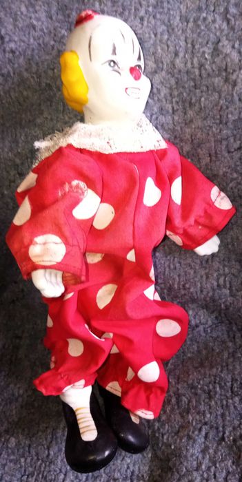 Играчка клоун с порцеланова глава