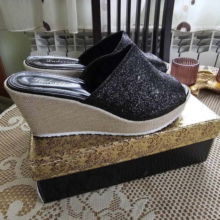 Модно дамско сабо