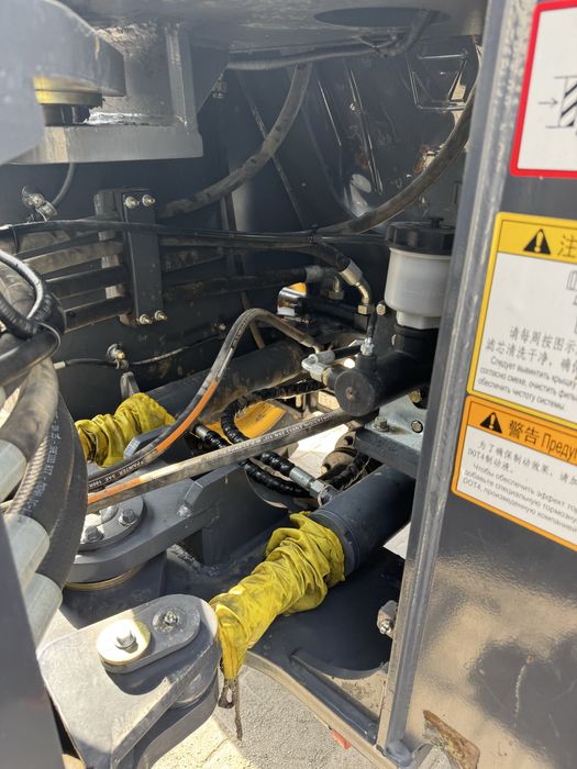 LV300 погрузчик фронтальный