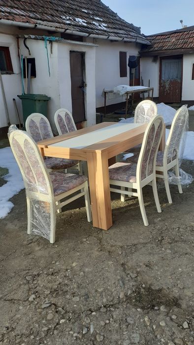 Vând masă cu 6 scaune
