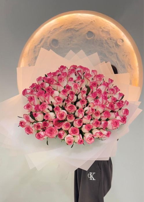 Метровые розы и тюльпаны