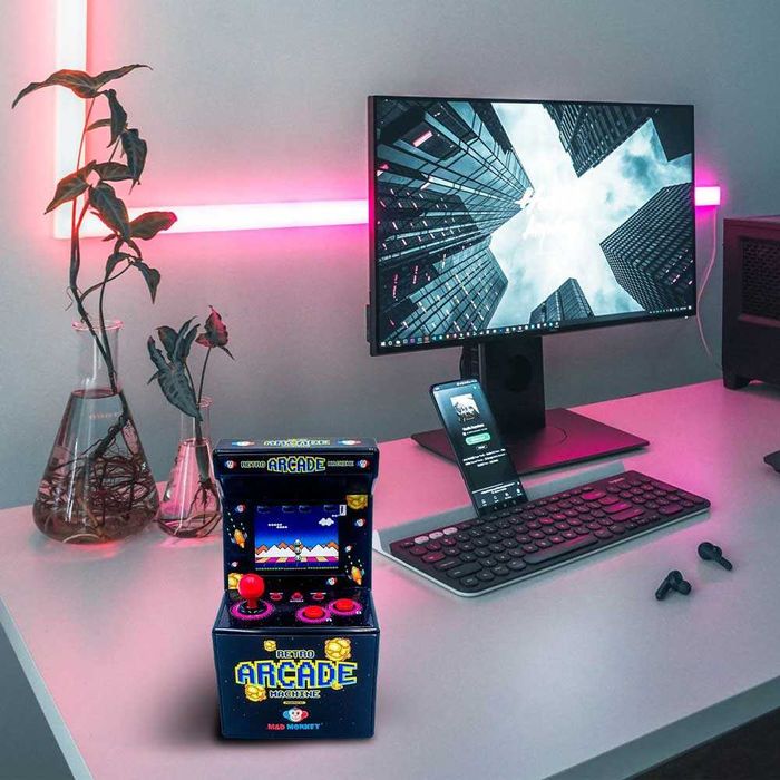 Ретро аркадна конзола с вградени 240 цветни игри