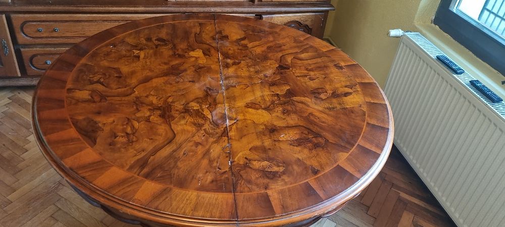 Vând masa stil baroc din furnir cu intarsii