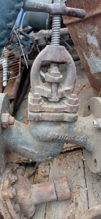 Продам задвижки  .