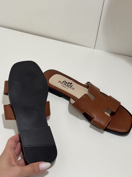 Нови чехли hermes
