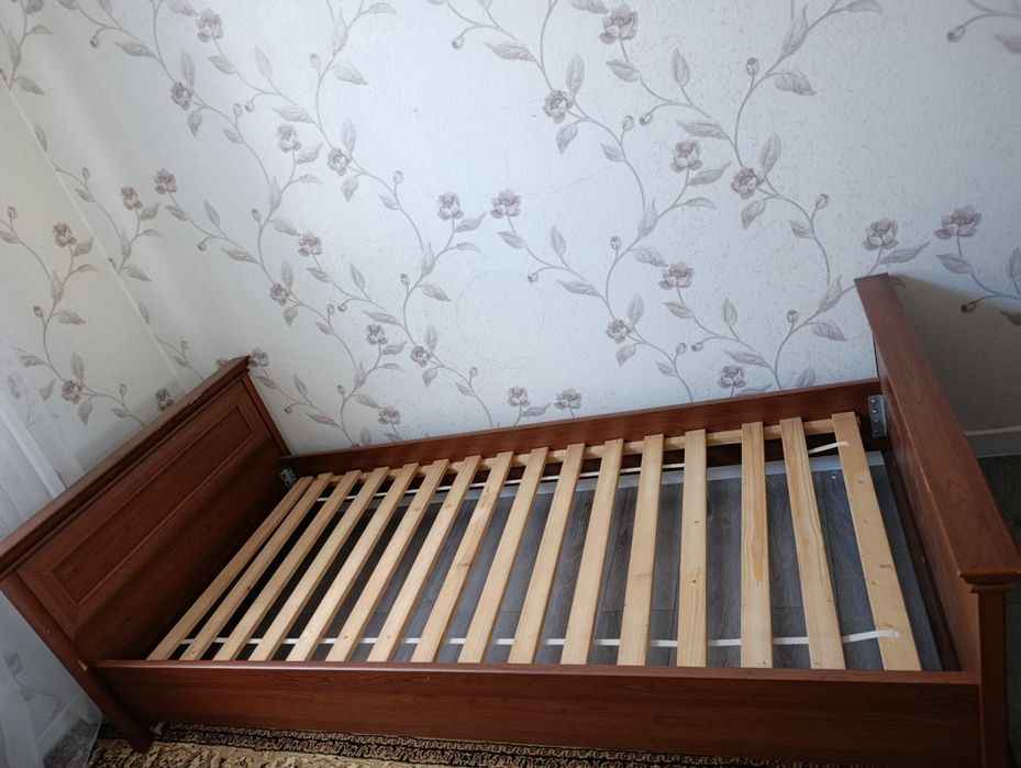 Срочно продам две одинаковые кровати