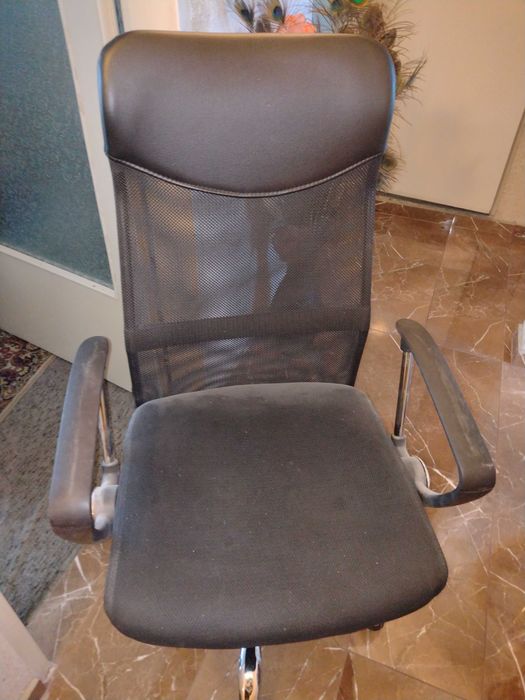 Подматрачна рамка и въртящ се стол