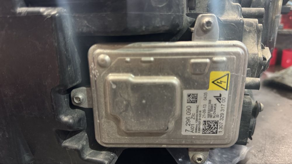 Фара правая BMW F10