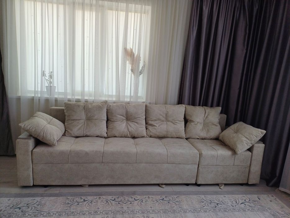 Продам диван новый три метра угол выдвегается