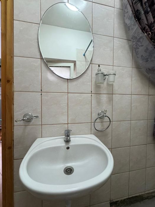Chiuveta oglinda si blat duș