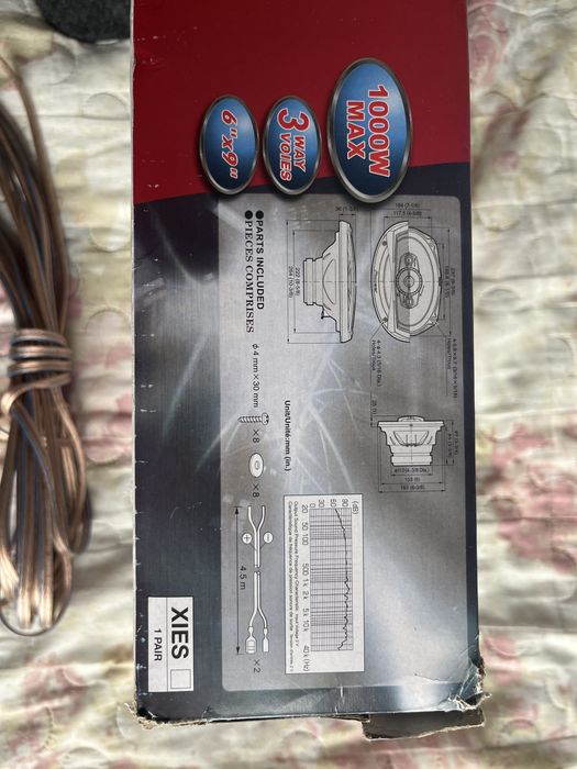 Колонки, подиумы, шнур