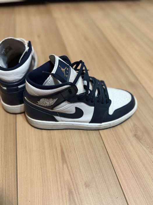 Jordan 1 mid(adidasi albastri)(adidasi lejeri)