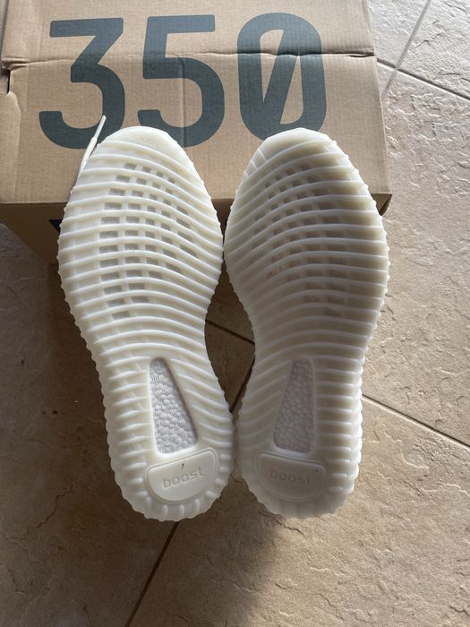 Yeezy 350v2 Bone