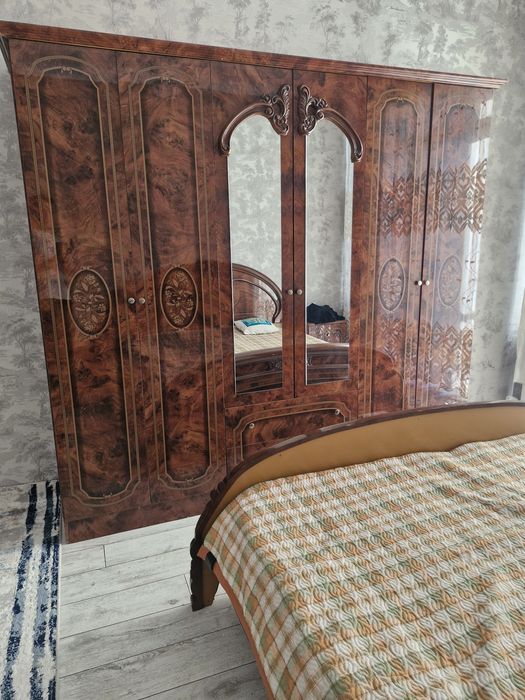 Спальный гарнитур сатылады