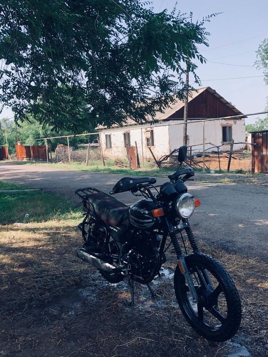 Теқ қана малға мінілген