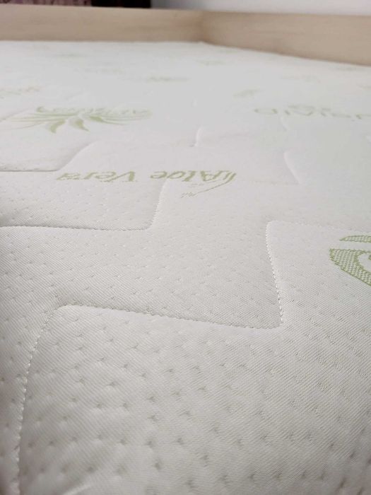 Vânzare 2  paturi 140cm si 160cm, cu saltea cu spuma de memorie