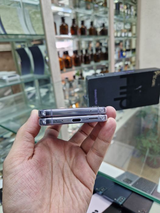 Samsung Z Flip4 8/256