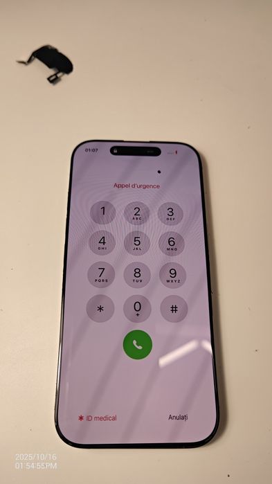 Ecran original Iphone 16 Pro, reconditionat, cu o pata.