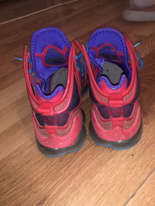 LeBron 19 Basketball