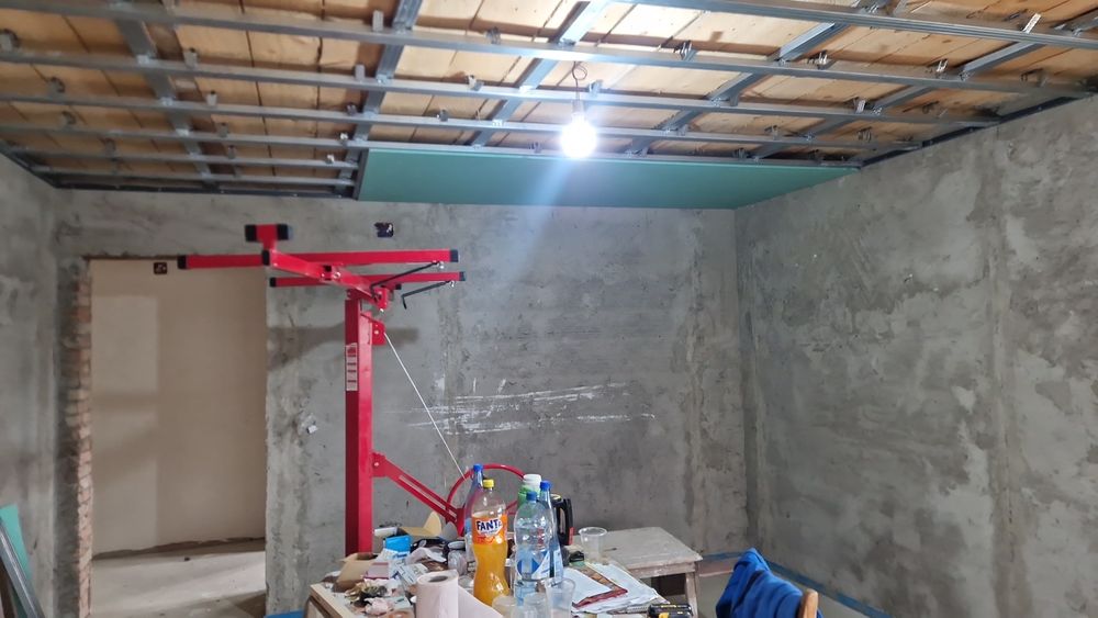 Macara ridicat rigips