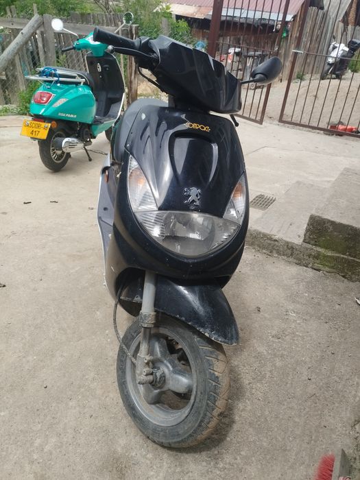 Vând scuter Peugeot