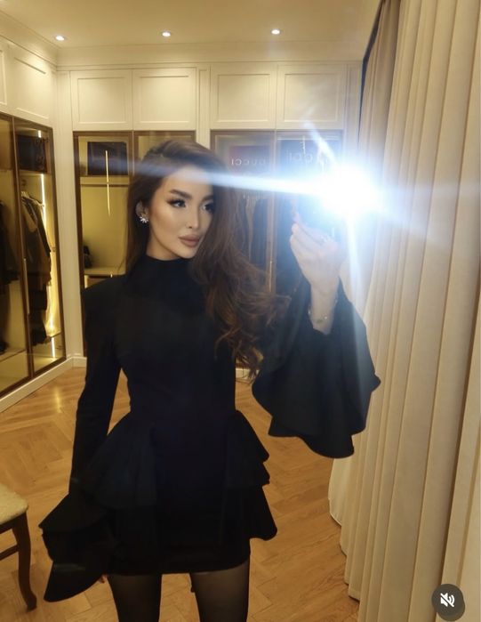 Черные платье роскошный