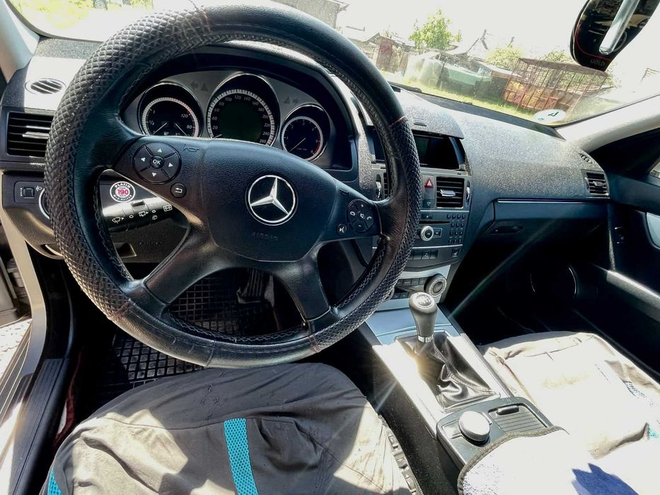 Vand Mercedes Benz C200 din 2009