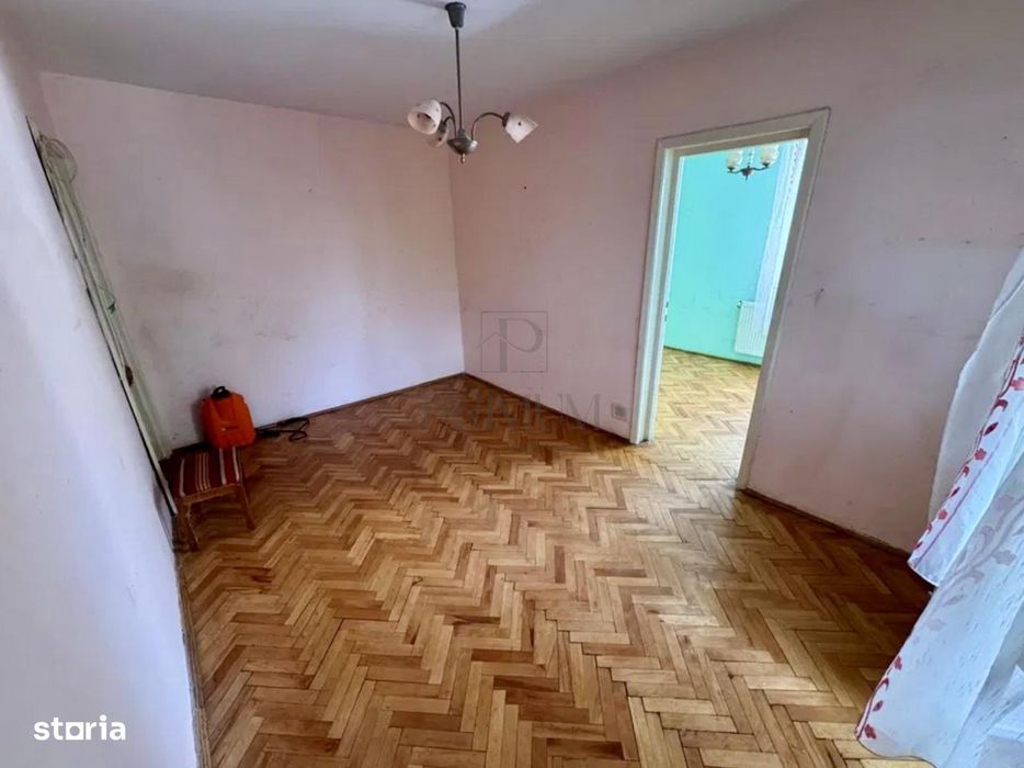 Judetean , 2 Camere, Semidecomandat, Bloc Izolat