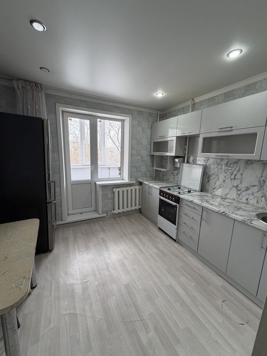 Сдам 2 ком.кв район 8 школы