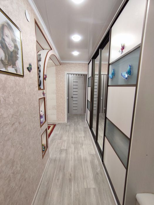 Продается 2-комн (9-43, 1 эт)