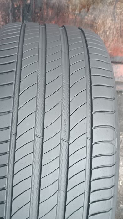 245/40/18 Michelin