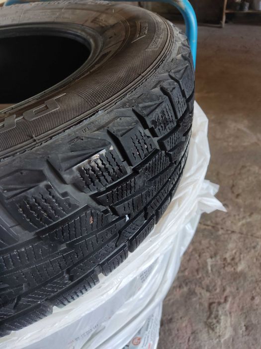 Шины автомобильные зимние 215/70R16
